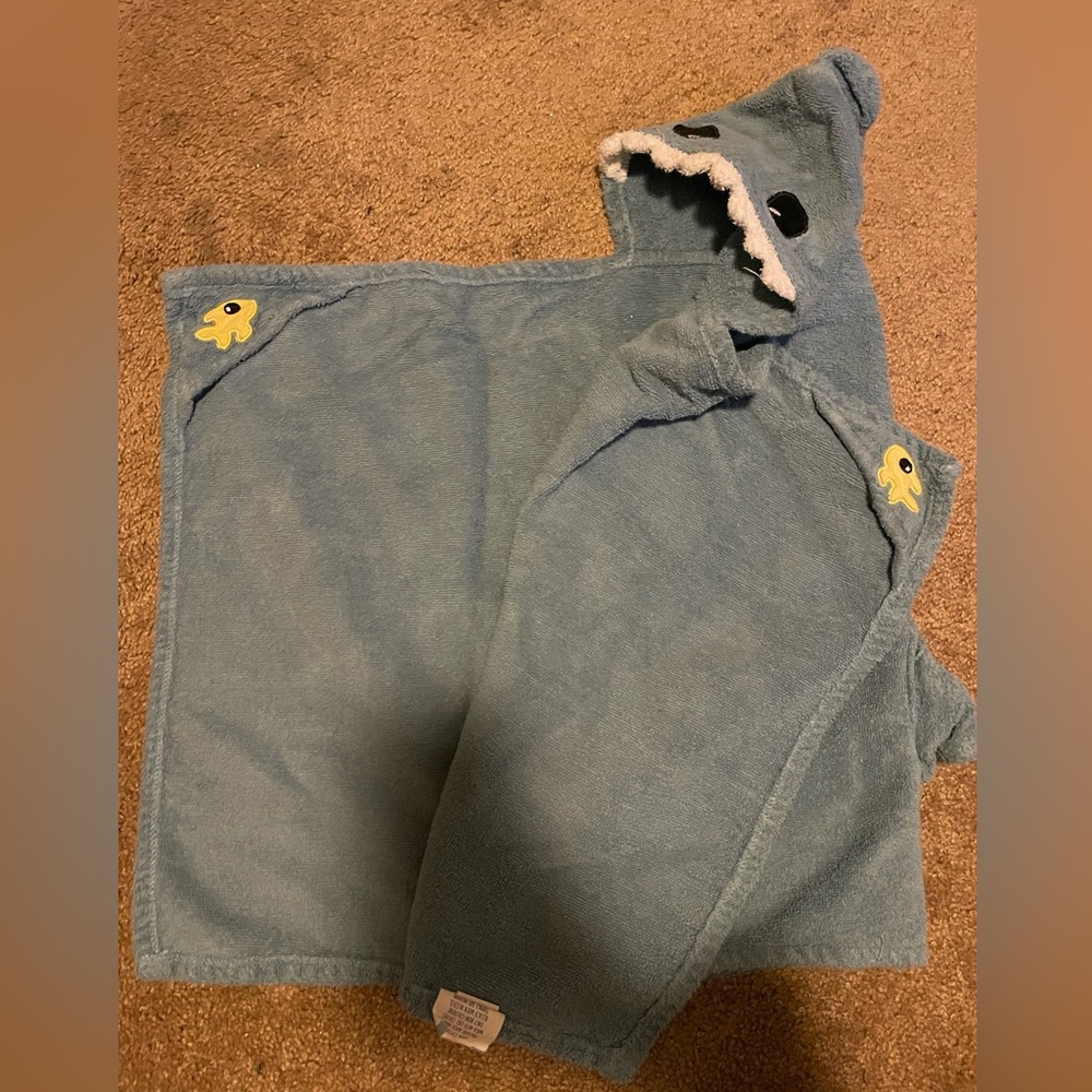 Kids bath towel with hoodie